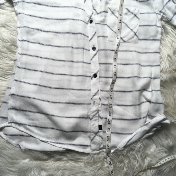 Rails Women White Blue striped Long Sleeve Button - Picture 8 of 8